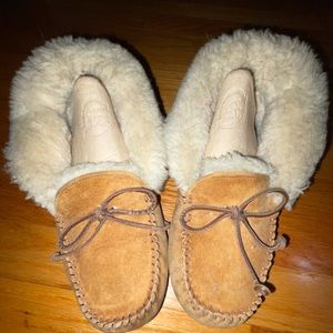 Moccasin UGG women’s “Alena slipper”